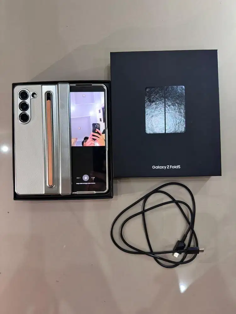 Samsung Galaxy Z Fold 5 SEIN 12/256gb Fullset mulus!
