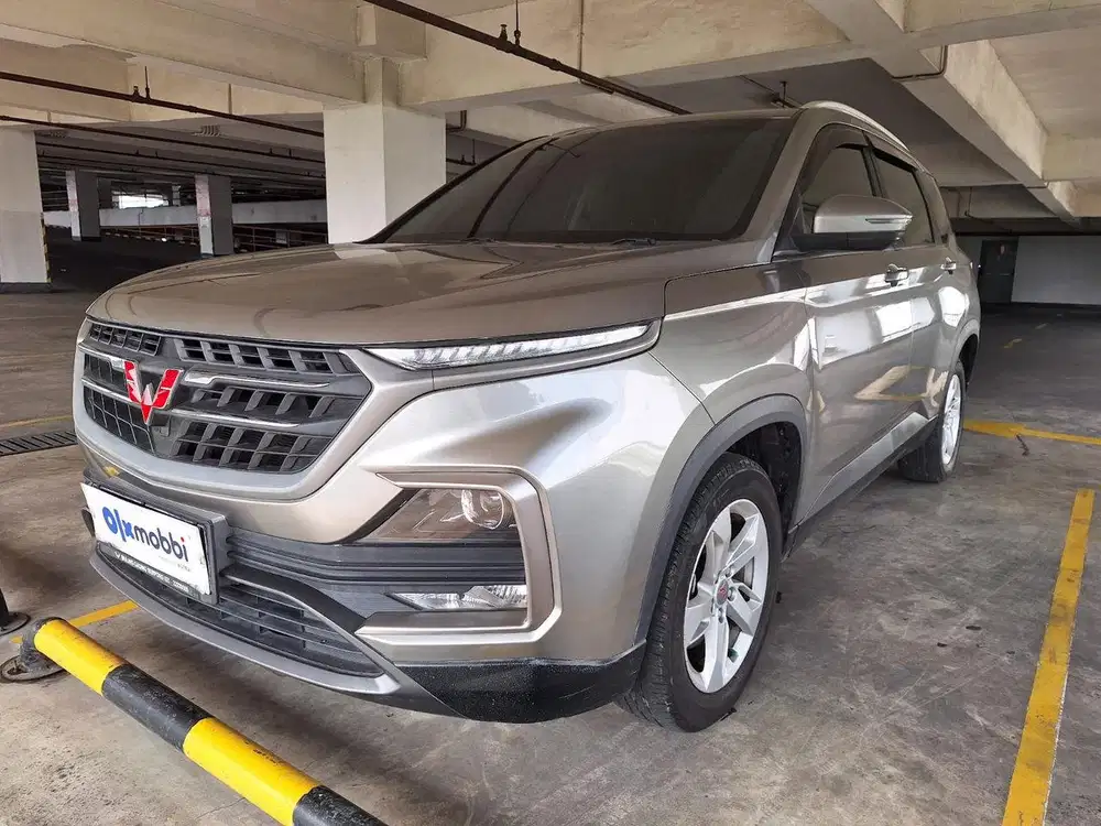 TDP 1 JUTA Wuling Almaz 1.5 Smart Enjoy 7-Seater AT 2021 Silver C2KSZ