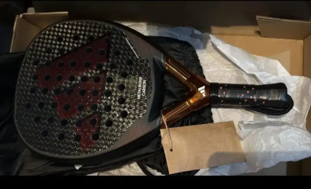 Dijual Raket Adidas Metalbone Carbon 3.3 mulus!!!