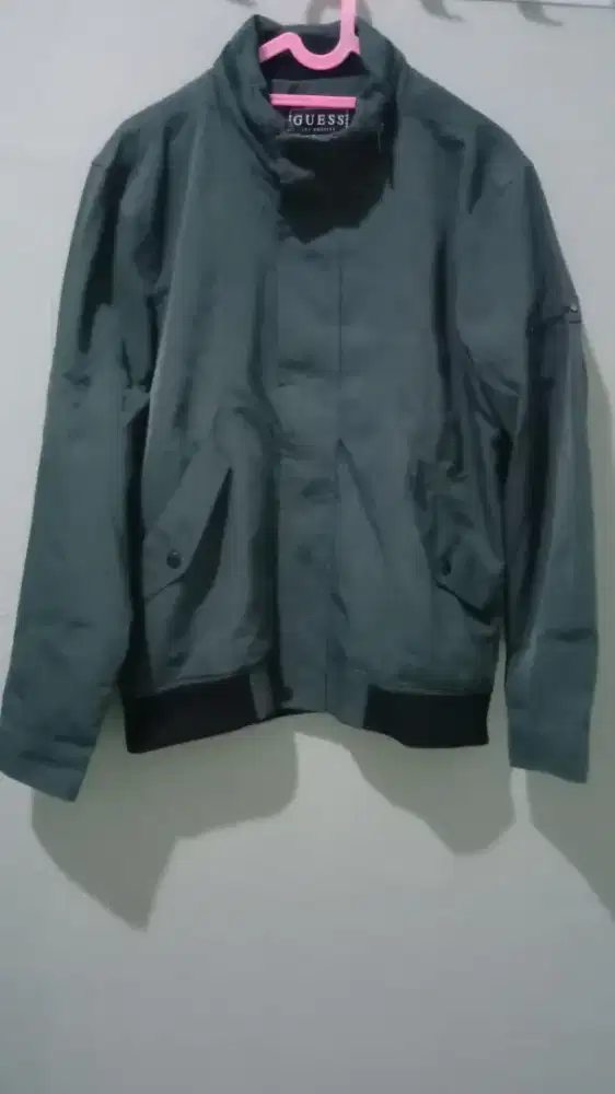 Jacket bomber merk Guess