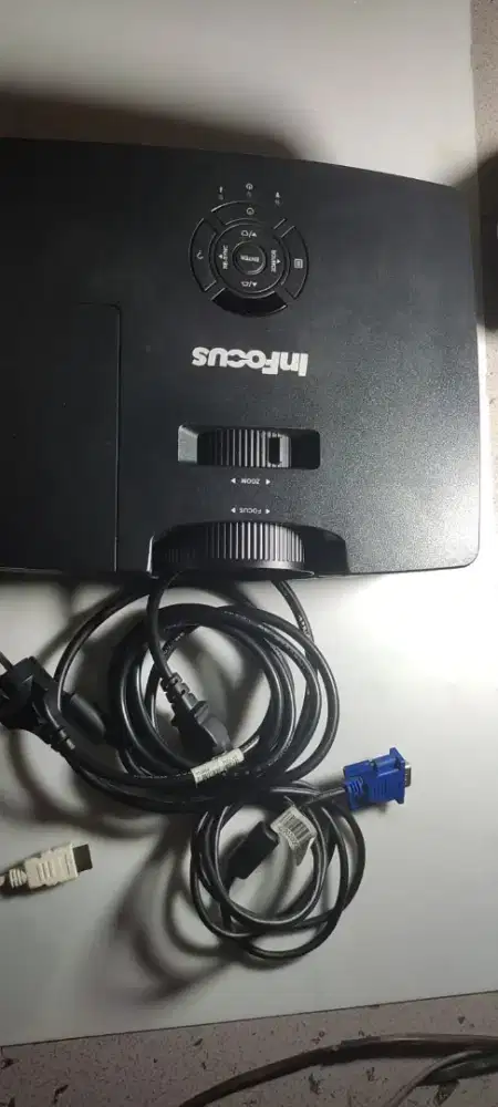 Projector infocus cakep mulus