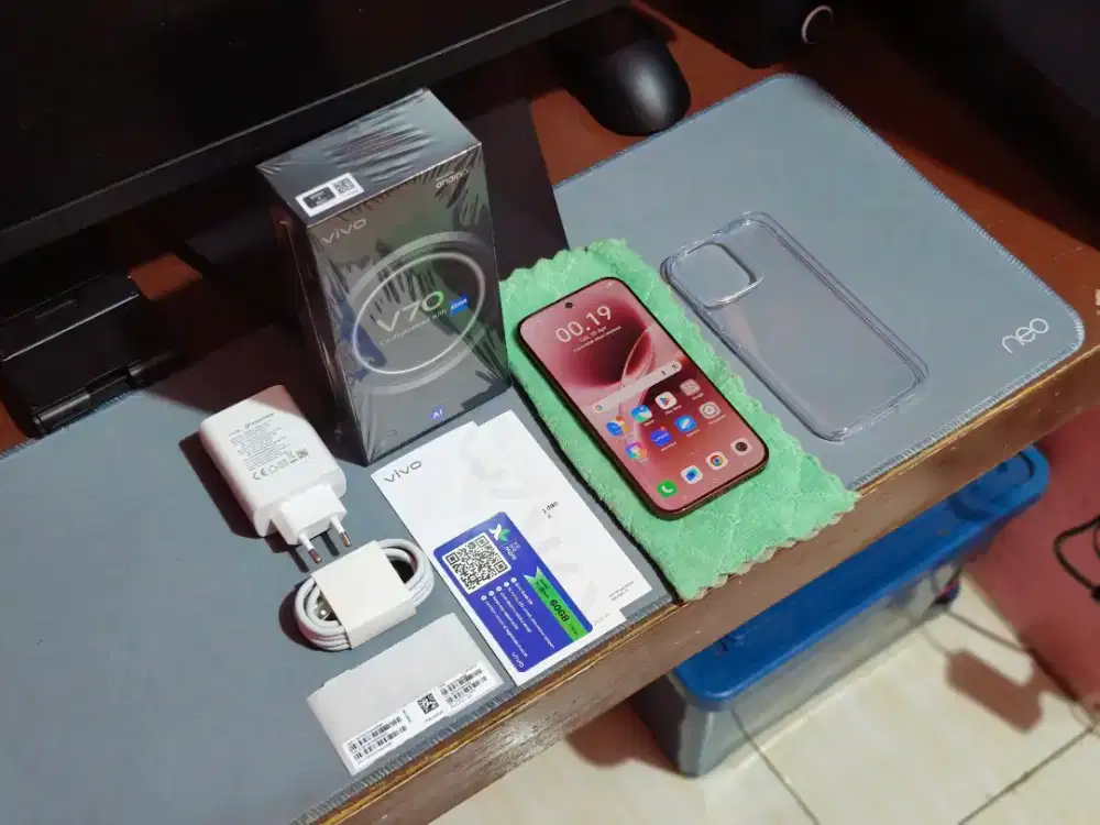 VIVO V70 12/256 BNOB (open dus) like new !!