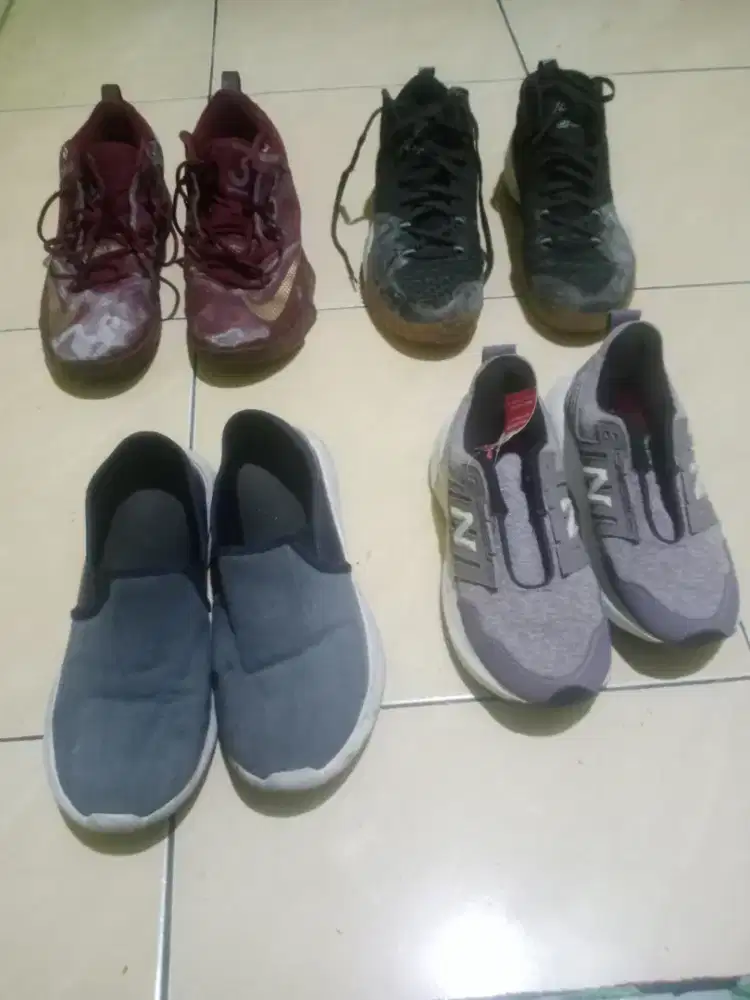 sepatu bekas kondisi belum dicuci