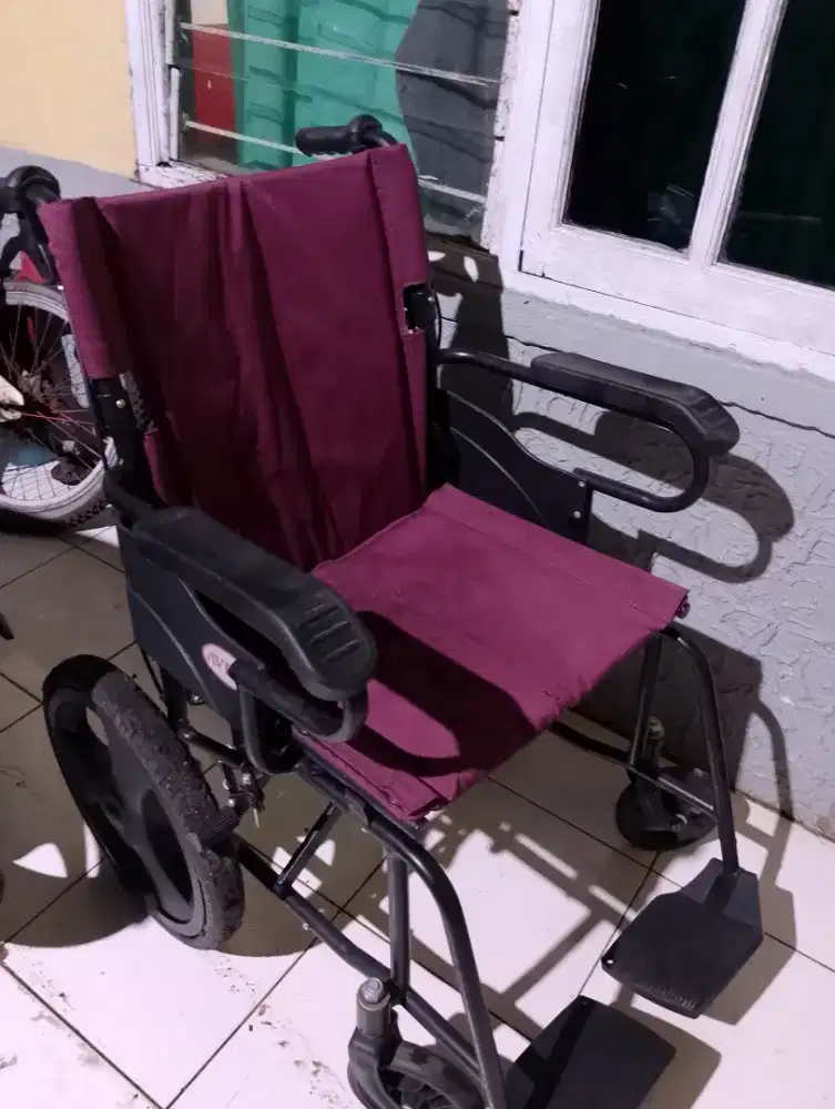 Kursi roda bekas msih layak pakai