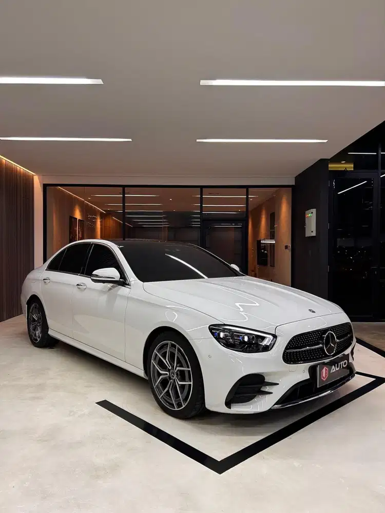 Mercedes Benz E300 AMG AT 2023 Putih Mercy Km13rb B79LV