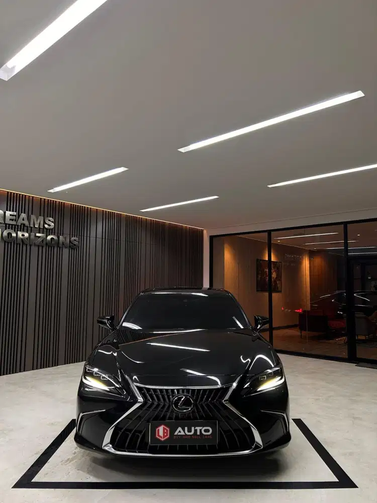 Lexus ES300H 2024 ES300 Hybrid Hitam Nik 2023 Km5rb B1518SAS