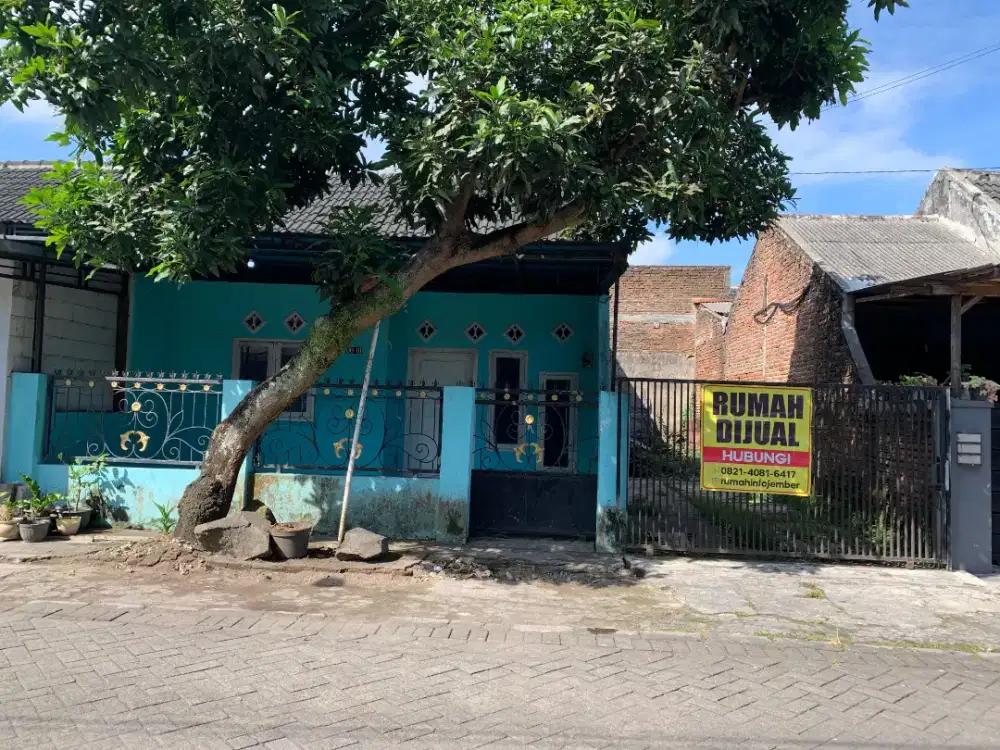 Rumah dengan sisa Tanah samping di Taman Gading Jember