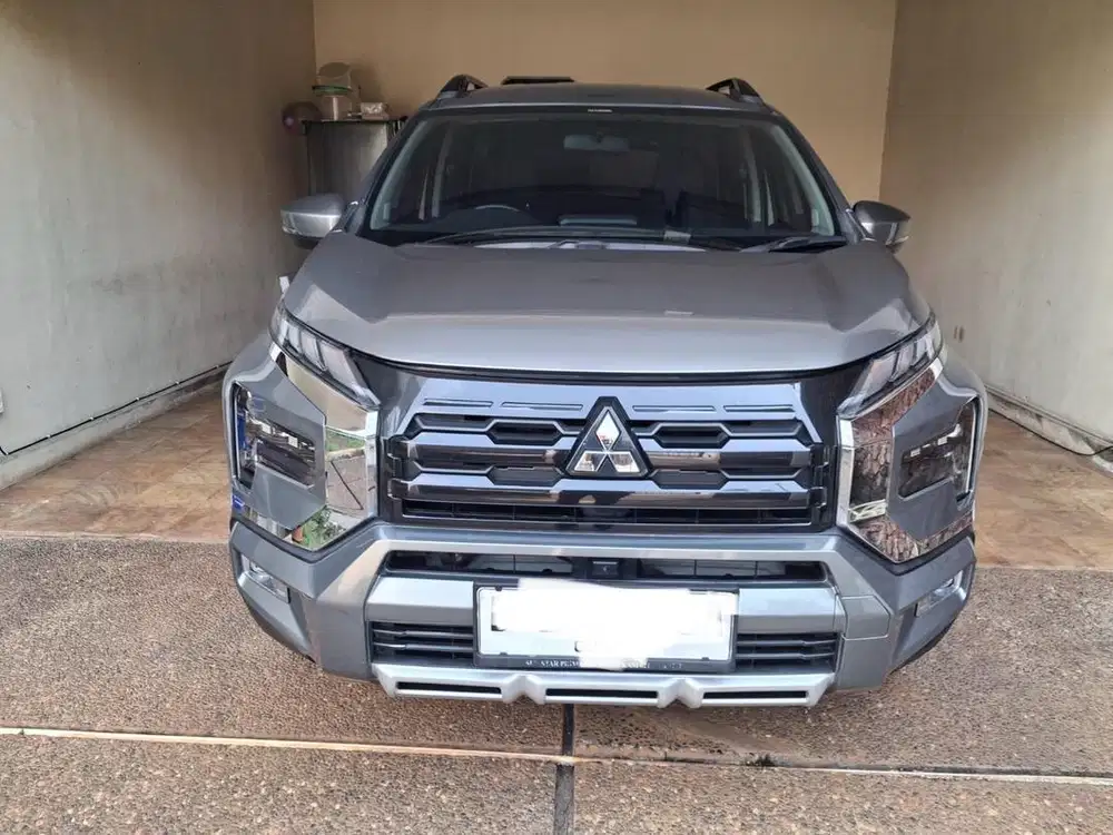 Xpander Cross Premium