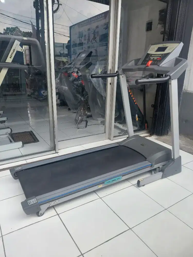 Treadmill Elektrik X2Fit Otomatis Incline
