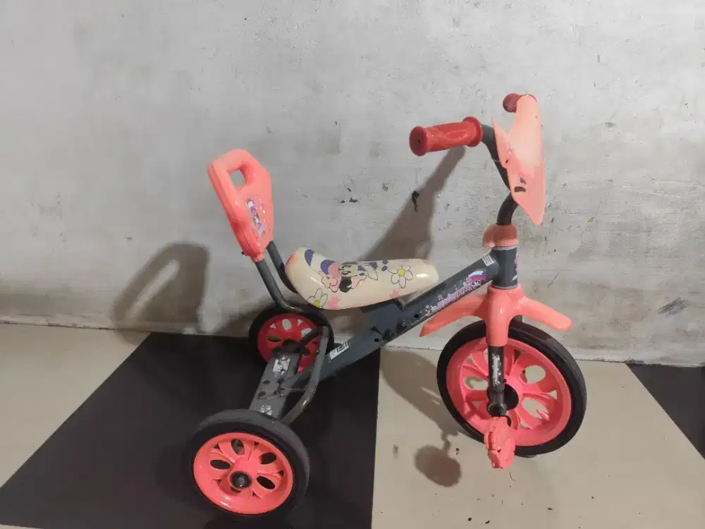 Sepeda roda tiga siap pakai