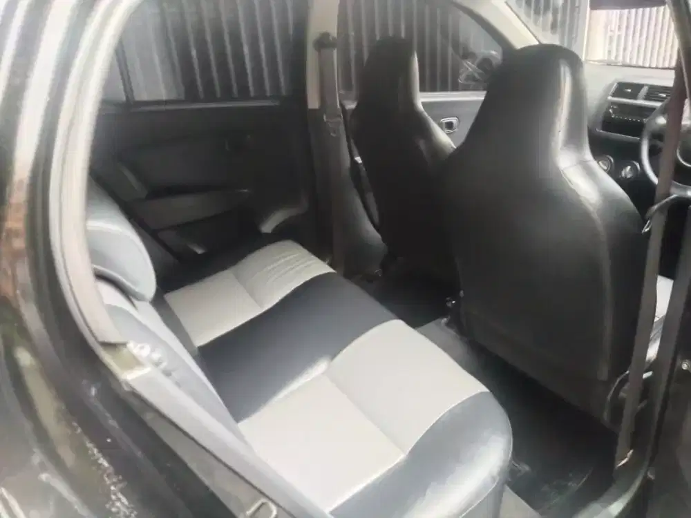 Daihatsu Ayla 1.0 Mt km rendah
