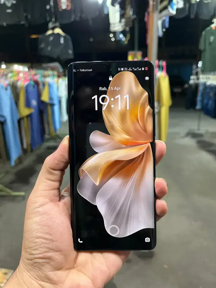 Handphone Vivo V30 5G