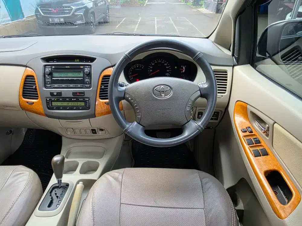 Toyota Kijang Innova V Matic 2010 Dp 10 Juta Promo