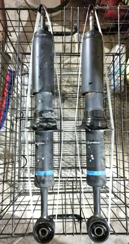 Shockbreaker depan original Fortuner VNT TRD