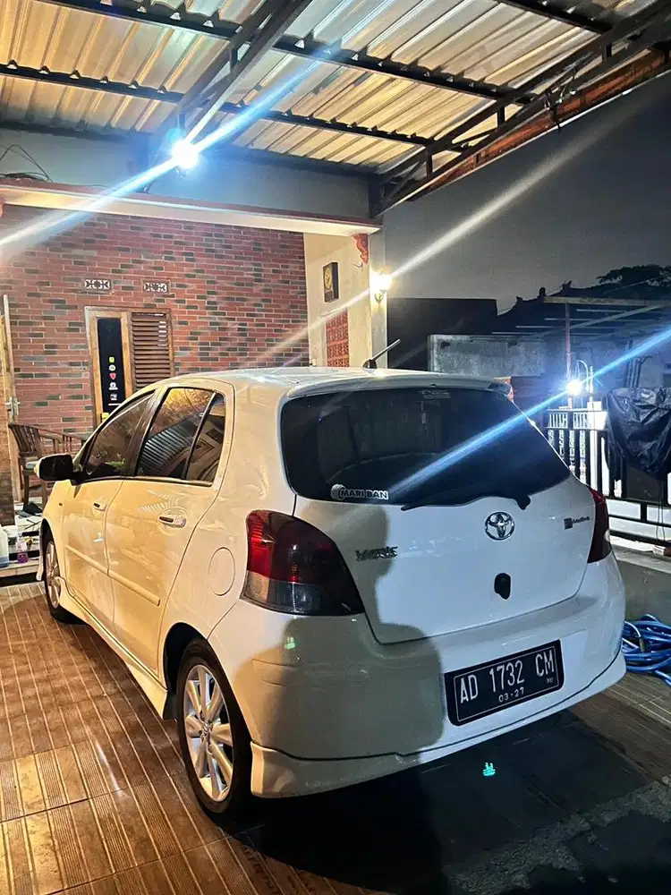 Yaris s llimited 2011 metic