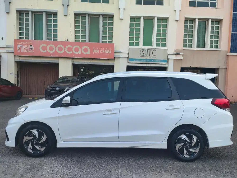 2015 Honda Mobilio 1.5 RS Bensin AT - LOW KM