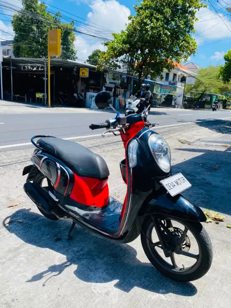 Scoopy 2014 hitam Deva motor