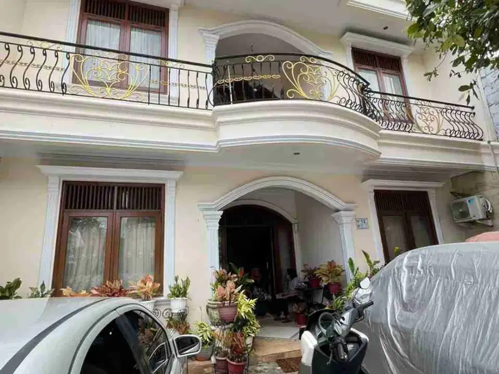 RUMAH 8 KT SIAP HUNI DI PASAR MANGGIS SETIABUDI JAKARTA SELATAN