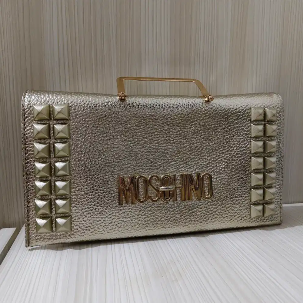 Tas Cewek pesta atau slempang merek Moschino