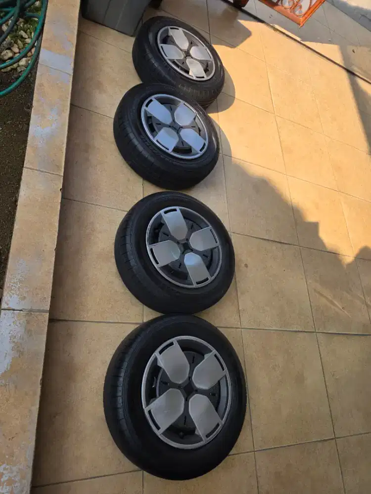 Dijual velg ex copotan dari wuling air EV 2022