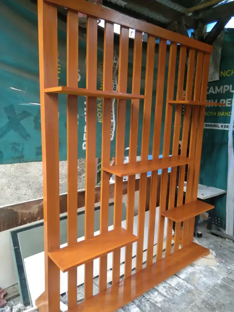 Partisi/penyekat ruangan