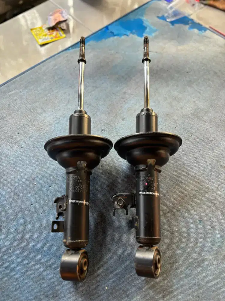 Shock depan copotan innova 2kd