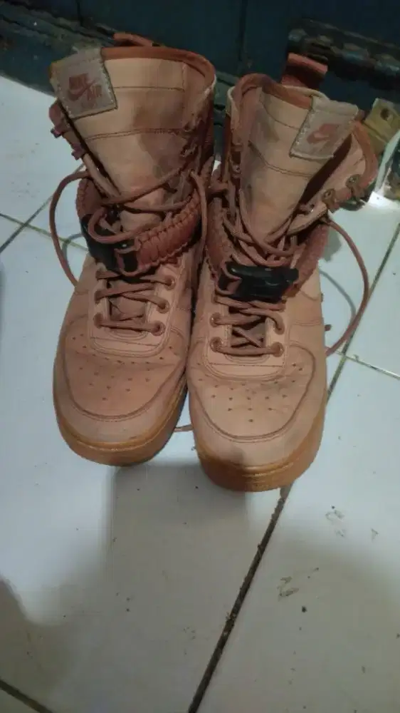 Sepatu air force Nike