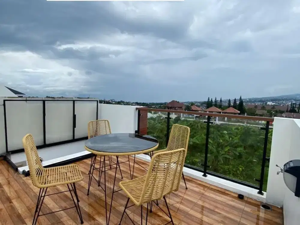 dijual villa view pegunungan dan kota batu