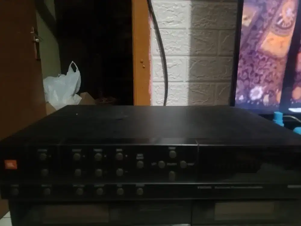 Amplifier surrond procesor JBL