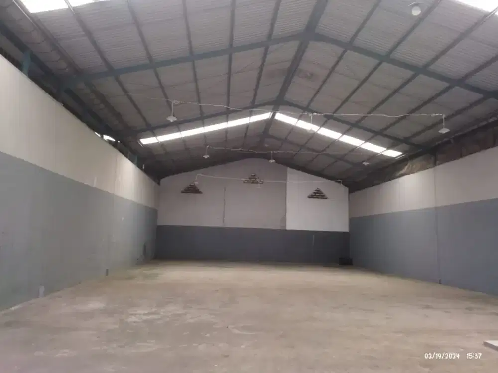 Gudang Bagus Dekat Akses ke Gading Serpong dan Tol di Jl Raya Legok Tangerang