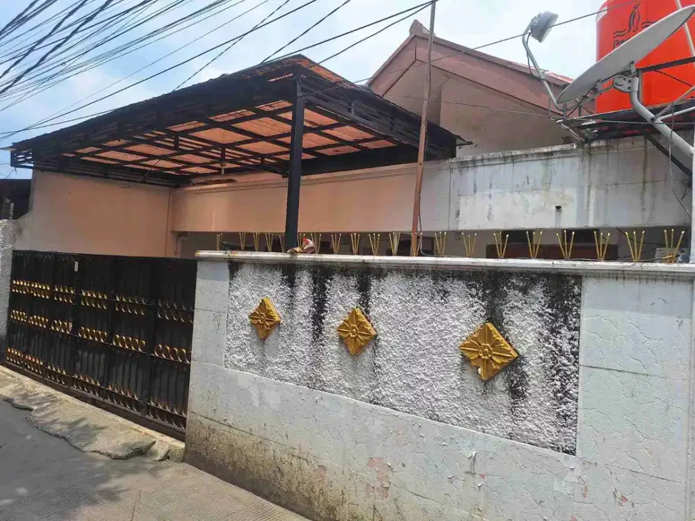 rumah scond tanah luas di batu ampar condet jakarta timur
