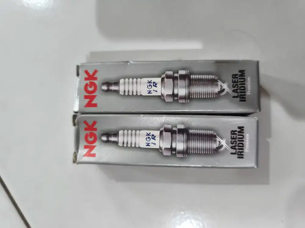 Busi NGK LASER IRIDIUM izfr6k-11s BARU 2buah