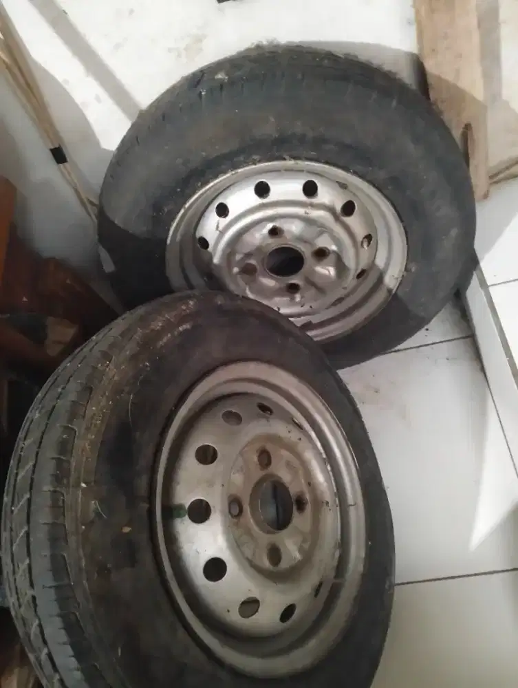 Jual velk r13 bekas mobil ss