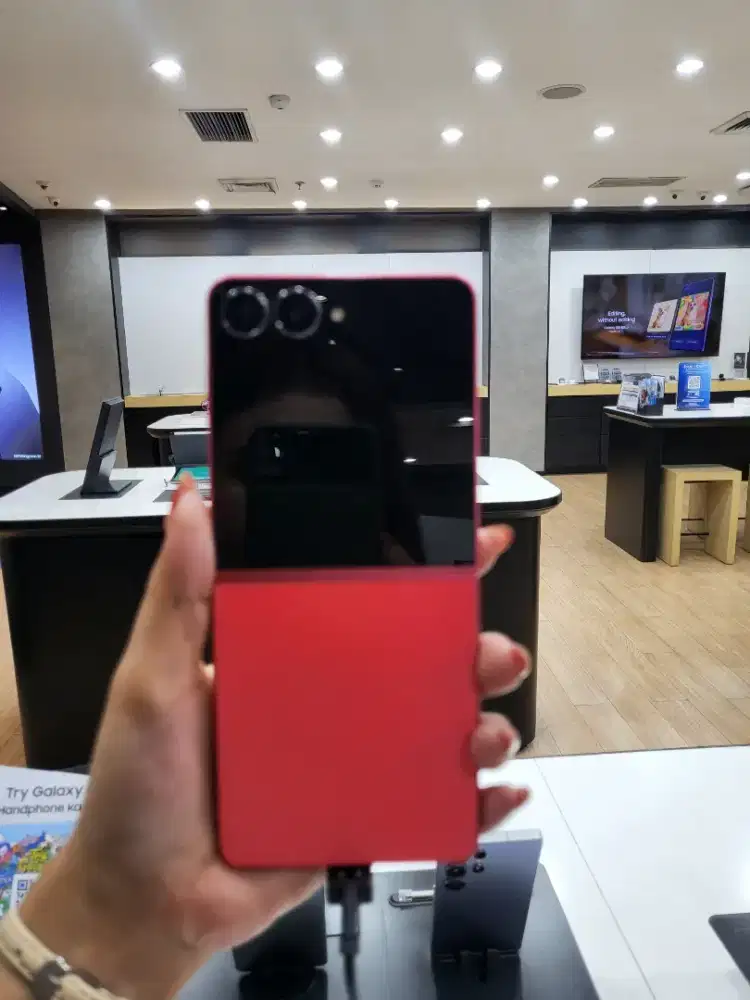 Cicilan Samsung Galaxy Zflip7 256GB cukup menggunakan KTP