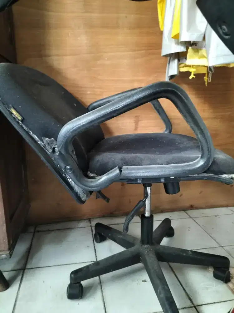 Jual 2 kursi hidrolik