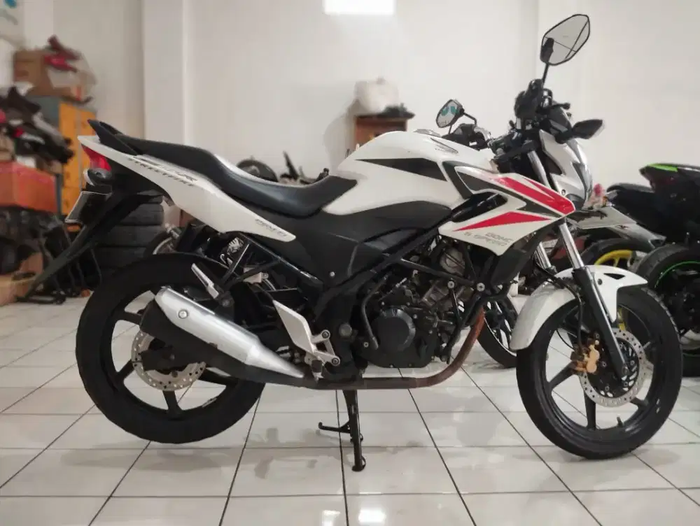 Motor CB 150R 2015
