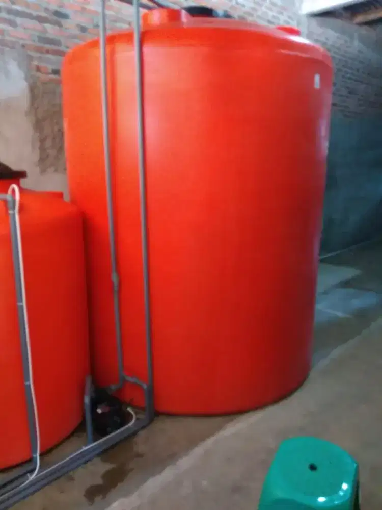 Pompa dan tandon air pemasangan