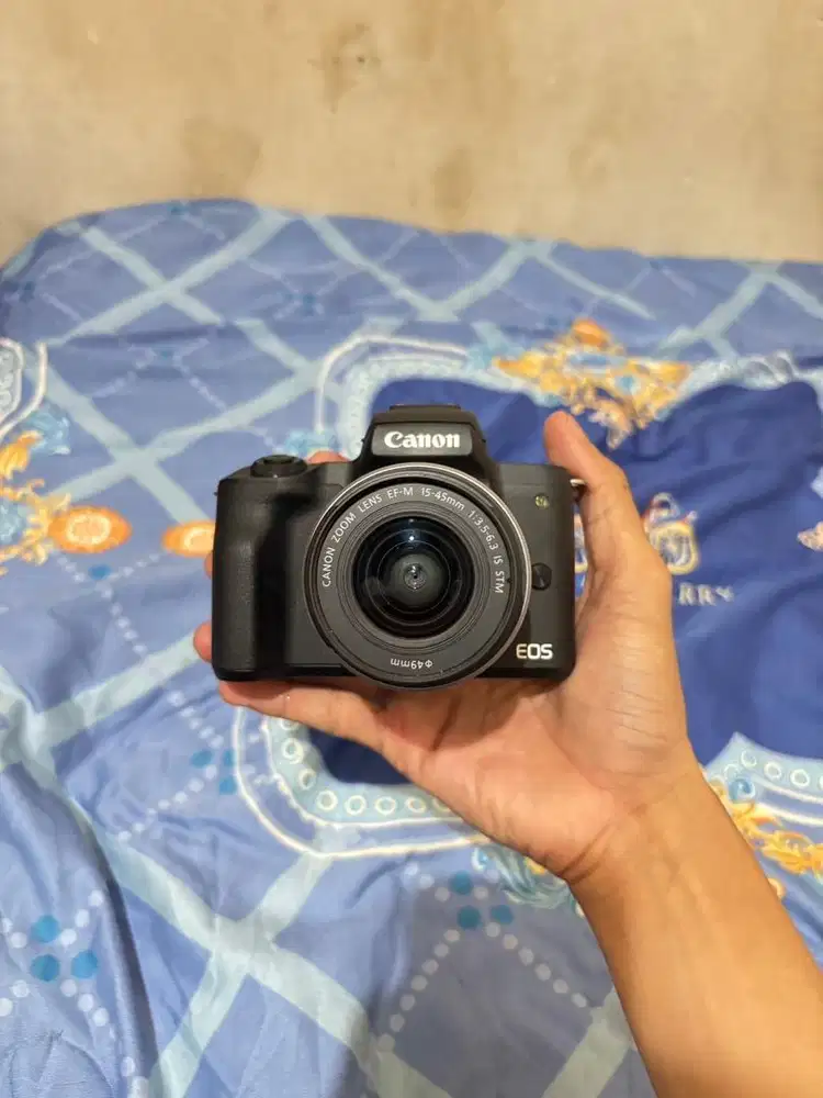 Camera Canon M50