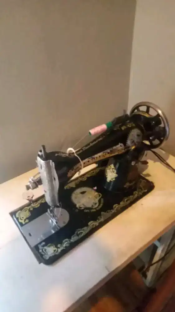 Mesin jahit msh kaya baru