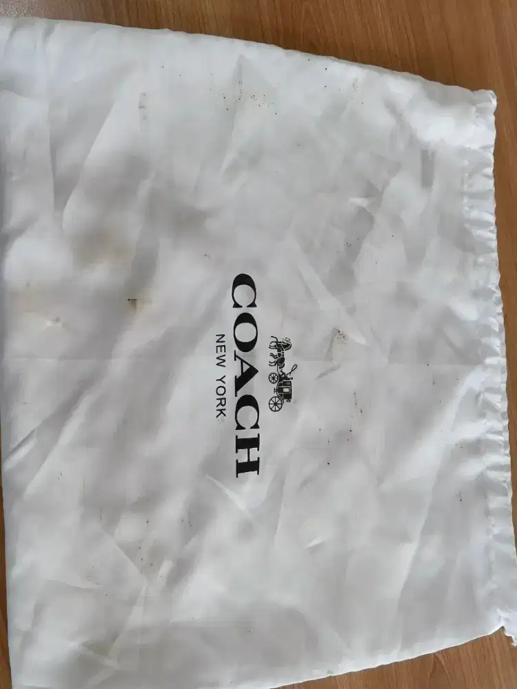 Dijual Dompet LV dan Sling bag Coach