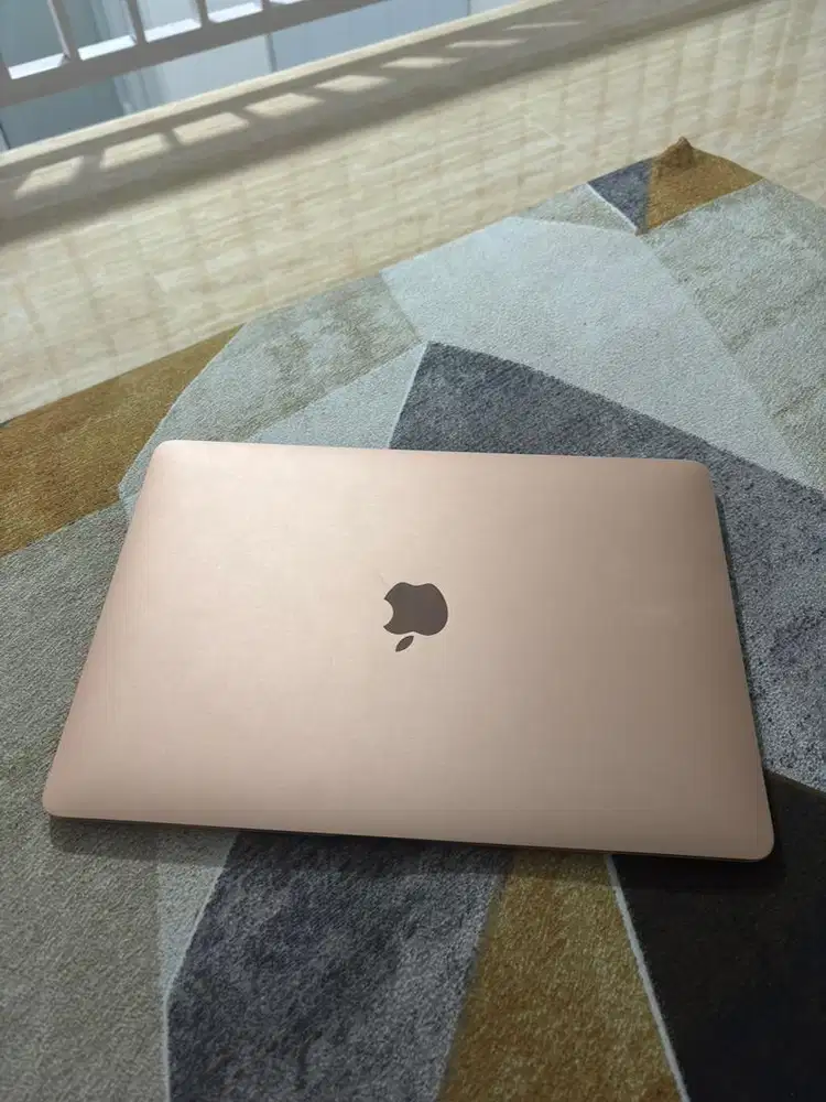 MacBook Air M1 8/256