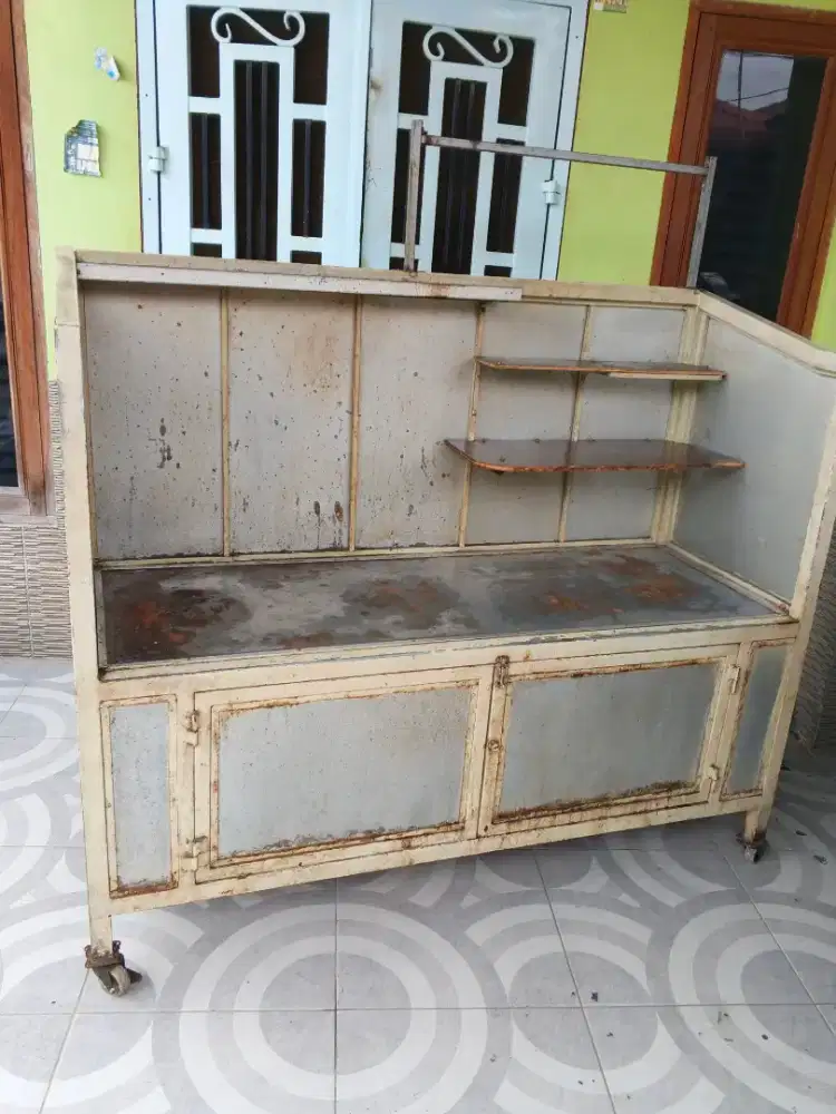 tempat masak besi dan kayu