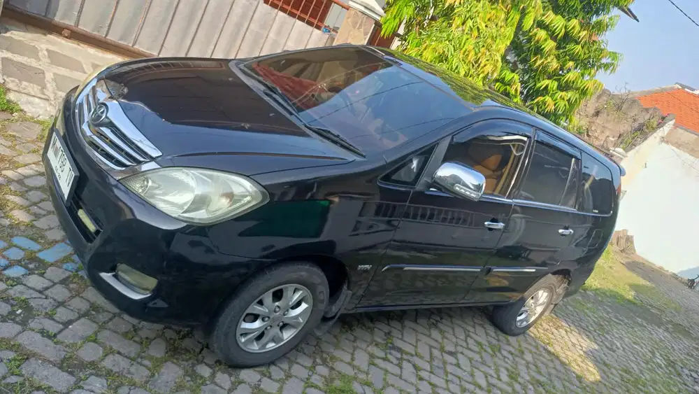 Toyota Kijang Innova 2010 G Bensin