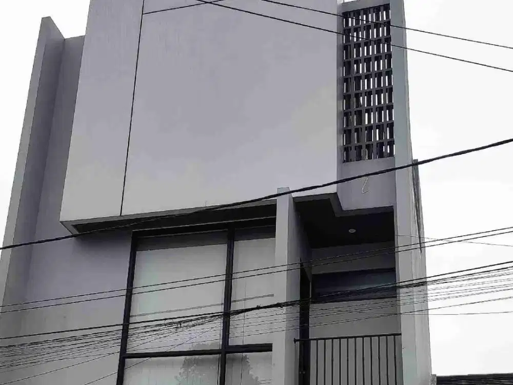 Rumah 3 Lantai Modern Spek Premium Lokasi Strategis Bebas Banjir