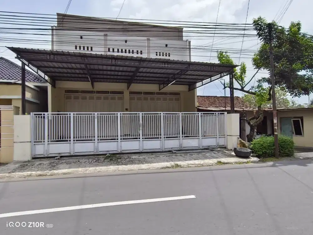 Disewakan Rumah Toko 2 Lantai Pinggir Jalan  Strategis 2 Menit Ke UNSUD