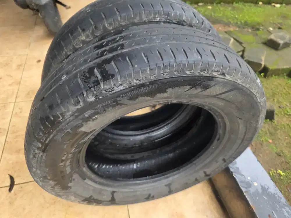 Dijual ban R14 185 70 copotan dari Avanza.