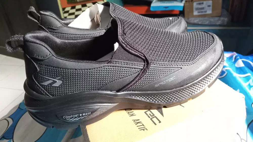Sepatu Spotec ONYX - Warna Hitam