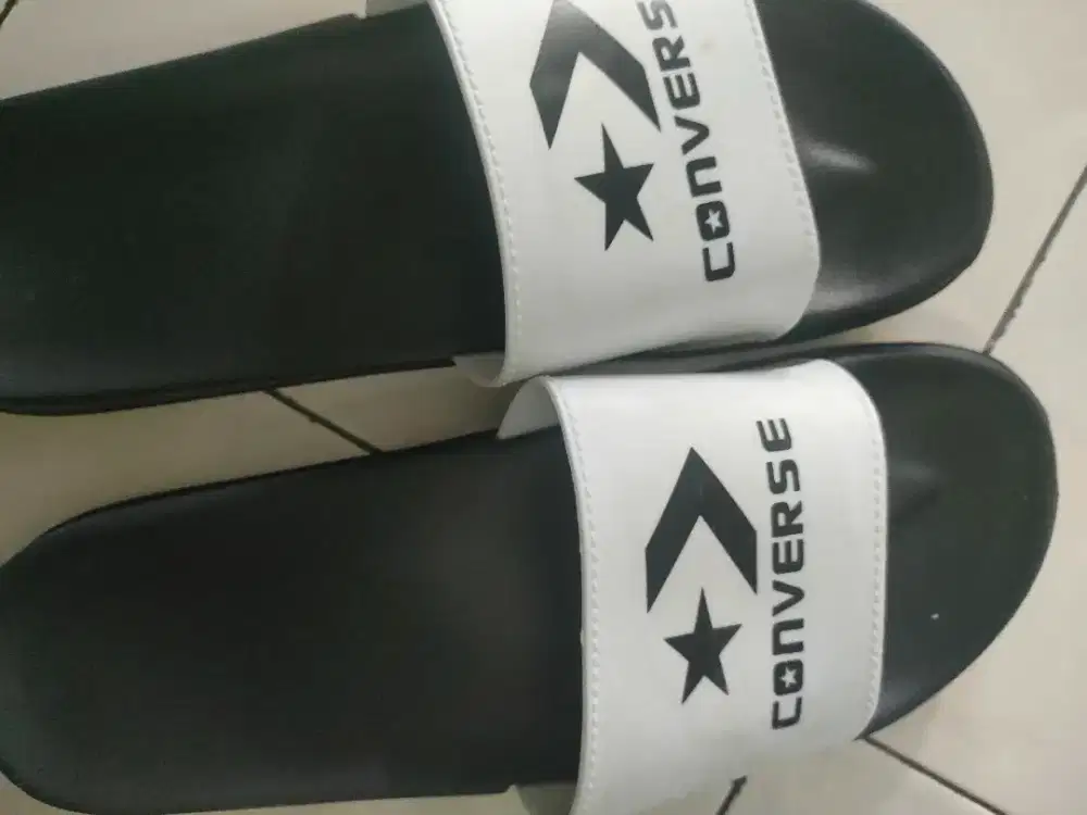 Sandal merk Converse