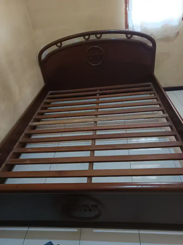 Dijual dipan (tempat tidur)