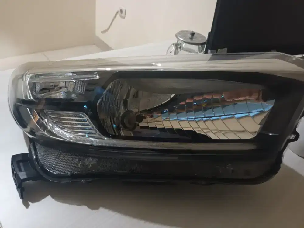 Jual lampu Depan headlamp Brio Satya S cvt 2026 blm DRL